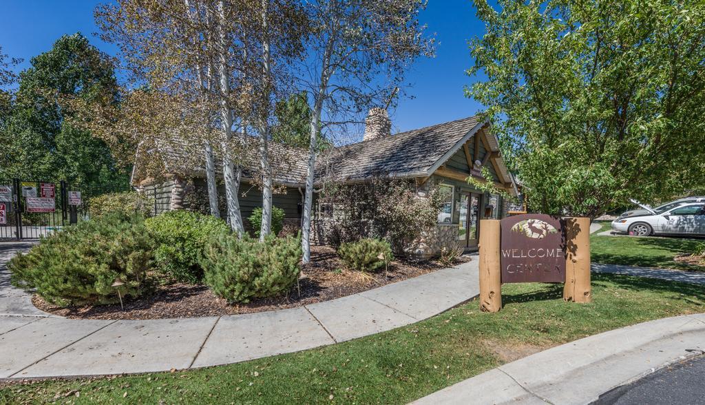 Recreation Headquarters Hotel Wolf Creek Village Exterior photo